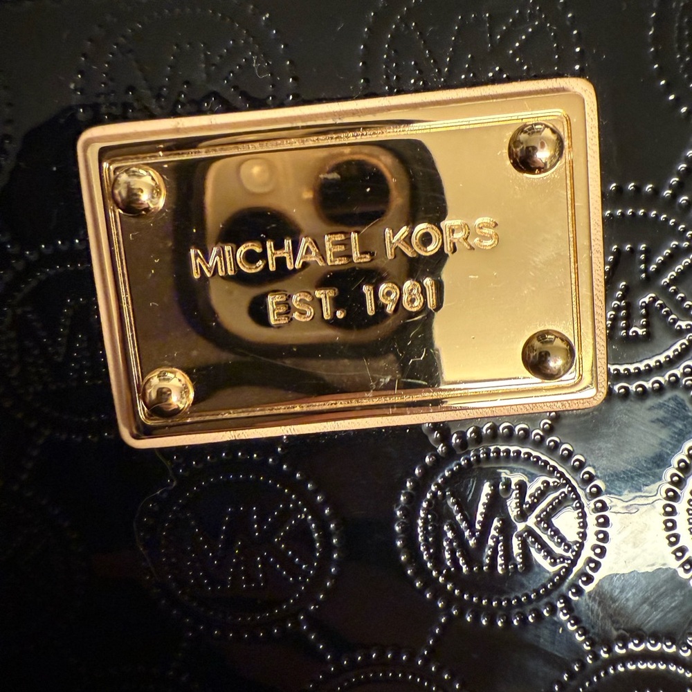 Michael Kors Jet Set Black and Gold Embossed Wristlet - Picture 3 of 11